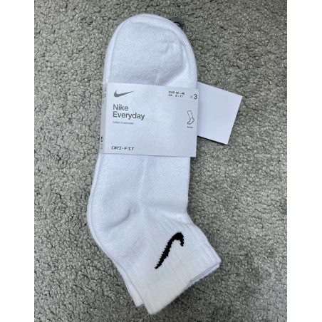 Nike Everyday Essential